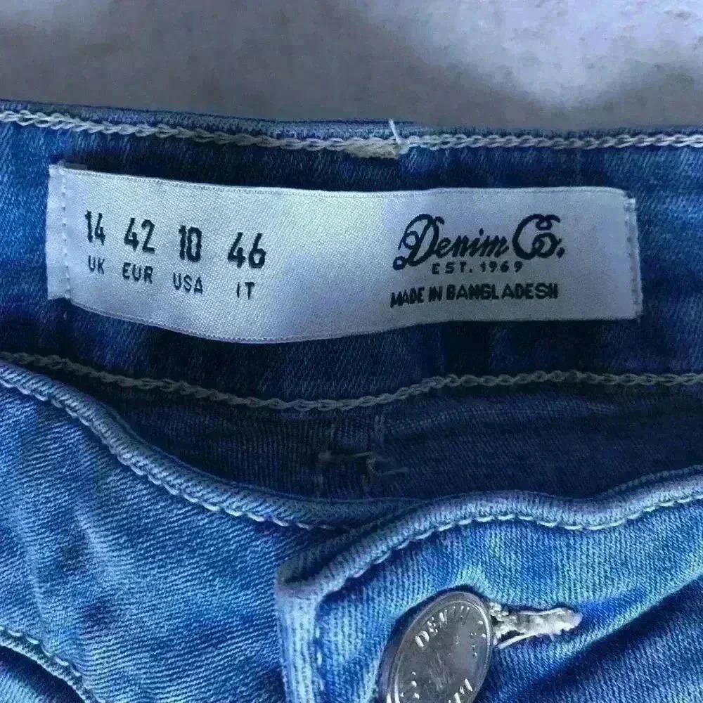 Denim and Co Stretchy Distressed jeans Sz 14 - Picture 3 of 5